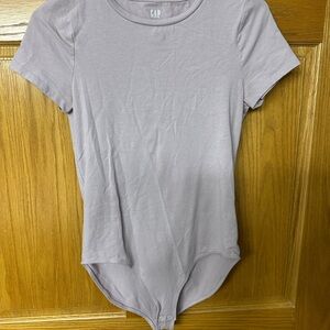 GAP Women's Light Gray Short Sleeve Bodysuit